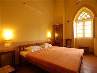 Royal Phoenix Inn Панаджи Экстерьер фото